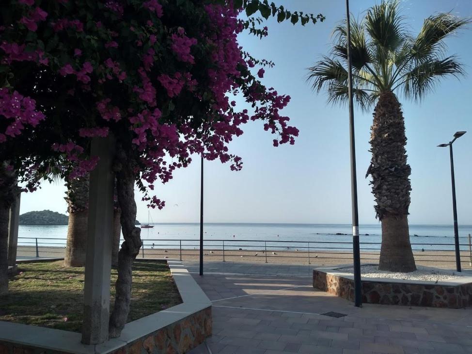 Águilas Playa Exterior foto